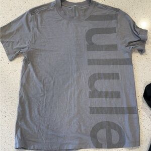 Lululemon All Yours Tee *Graphic
Rhino Grey (First Release) size 2